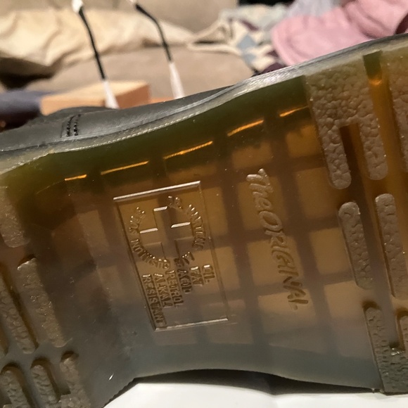 Dr. Martens women’s size nine leather Chelsea boots - Picture 5 of 16